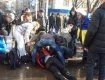 На марше в Харькове произошел взрыв, погибли люди