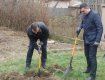 Богдан Андриив трудился, не выпуская лопату из рук