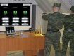 От бедности солдаты бесплатно играют на игровых автоматах