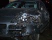 В Киеве Porsche Cayenne врезался в маршрутку и снес остановку