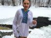 Рената Штифель в этом году снова нырнула в ледяную прорубь в Киеве