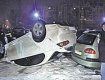 В Киеве Mitsubishi упал с 4-метровой высоты на автостоянку