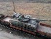 Ешелон танків прямує в бік України