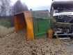 В Чехии камион перевернул трактор