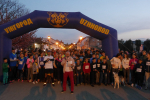 Двісті маленьких і дорослих бігунів взяли участь у нічному "сакуровому" забігу в столиці Закарпаття (ФОТО, ВІДЕО)