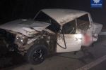 ДТП в Закарпатье: Дверь автомобиля залита кровью, двое пострадавших 