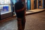 В центре Ужгорода наркоман с шаурмой "попозировал" для полицейских