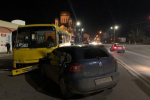 В Ужгороді іномарка просто влетіла в міський автобус, повний людей — у дитини зломаний ніс
