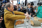 Самопальних горілчаних виробів більш ніж на чотири мільйони гривень публічно знищили на Львівщині