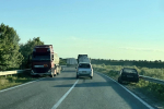 Уклонисты бегут из Украины: грузовики бросают прямо на трассе Одесса-Рени 
