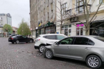 В Ужгороде неадкват на Seat припарковался в 3 автомобиля 