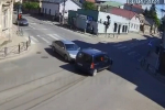 Решил проскочить: В Ужгороде жестко неразминулись два авто