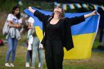 Большинство украинцев чувствуют себя счастливыми несмотря на войну