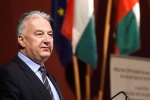 Венгрия не будет «отправлять на смерть» украинских мужчин-беженцев