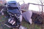 Роковое ДТП в Закарпатье: Автомобиль разбился вдребезги об автобусную остановку, погибла молодая девушка 