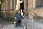 SOS!: В Ужгороде на глазах у всех разрушают один из самых важных исторических домов