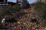 В Барселоне свыше 300 тыс. человек требовали освободить бывших каталонских лидеров