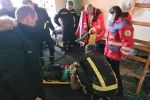 Возможна травма позвоночника: В Закарпатье рабочий упал с купола церкви 