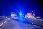 Возле Ужгорода произошло ДТП: Сила удара была настолько сильна, что трактору оторвало колесо 