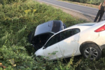 Автомобільний "дует" опинився в кюветі під містом Мукачево