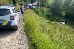 Жуткая авария в Закарпатье: машина слетела в кювет и задавила водителя