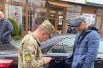 Затаившемуся в Закарпатье экс-генпрокурору Рябошапке вручили повестку в военкомат