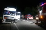 Легковик "Хюндай" зіткнувся з вантажівкою — є жертви