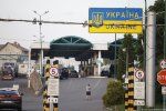 В Украине изменились правила для выезда за границу мужчин