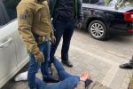 Погорел на взятке: В Ужгороде задержали ТОП-чиновника