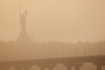 Стало известно до каких областей Украины добралась пылевая буря
