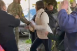 В Ужгороде женщины пытались отбить мужчину у военкомов