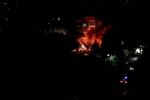 В Мукачево ночь осветил сильный пожар между домами 