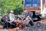 Жуткое ДТП в Венгрии: Пассажирский поезд раздавил полную людей легковушку