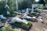 Во Львовской области вандал разрушил более полусотни крестов и памятников на могилах сечевых стрельцов