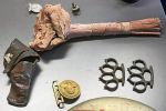«Капсулу времени» с нацистскими артефактами нашли в стене дома в Германии