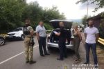Молодую переправщицу с подельником взяли "на горячем" на границе в Закарпатье