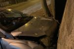 ДТП на самой несчастливой улице в Ужгороде: Иномарка разбилась об бетонный забор