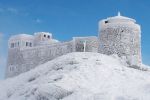 Заметену снігом обсерваторію в Карпатах показали з висоти!