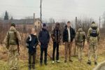 Пытались сбежать в Словакию: В Закарпатье задержали 2 группы уклонистов