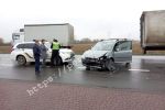 В Мукачево возле автосалона столкнулись несколько авто: Новые фото и детали 