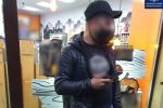 Странные курьезы в Ужгороде: Клиент с пистолетом "One Minute" вызвал полицию