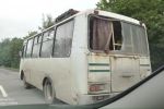На дороге в Закарпатье заметили автобус-убийцу, который еще и перевозит людей 