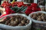 Стало известно сколько стоят ранние овощи в Закарпатье