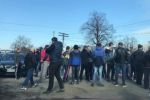 Дикие пробки, приехала скорая: Десятки людей заблокировали трассу в Закарпатье 