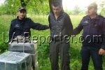 Румынские пограничники поймали контрабандиста из Закарпатья с 15 ящиками сигарет