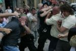 В Праге произошла массовая драка между водителями такси и полицейскими