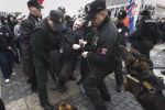 Полиция Братиславы применила силу против неонацистов