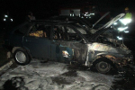 Міліція Мукачева встановлює причину загорання двох автомобілів.