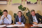 У Виноградові на зустріч із виборцями прийшли двоє з 8-ми кандидатів у нардепи.