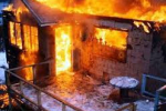 На Рахівщині згорів будинок пенсіонерки
